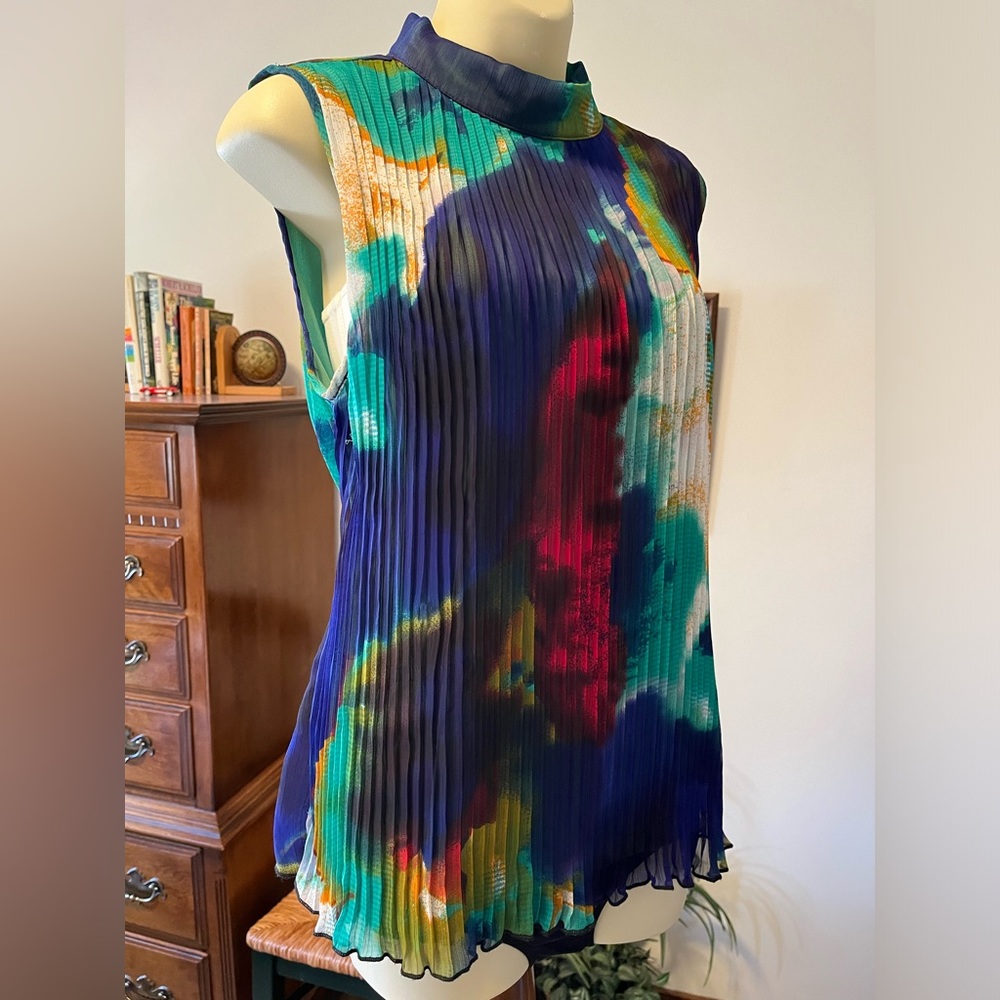 Madison Paige Ladies Dressy sleeveless blouse, like new